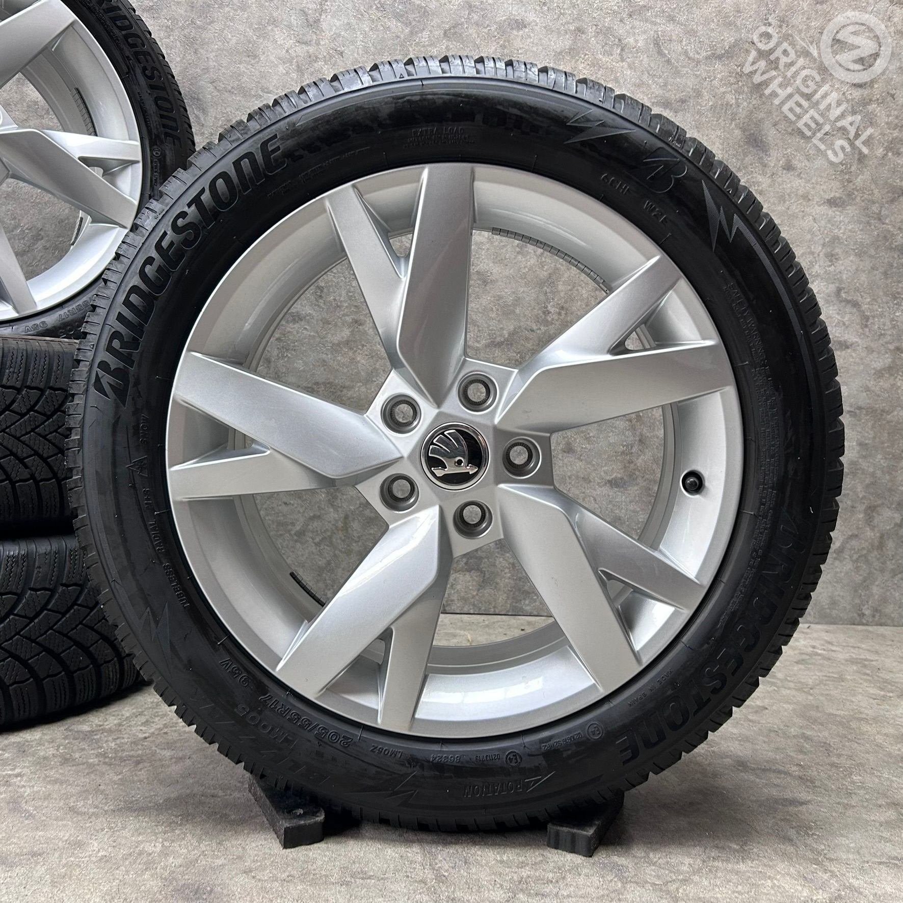 17  inch originele  velgen + winterbanden Skoda Octavia, Auto-onderdelen, Gebruikt, -, -, Banden en Velgen