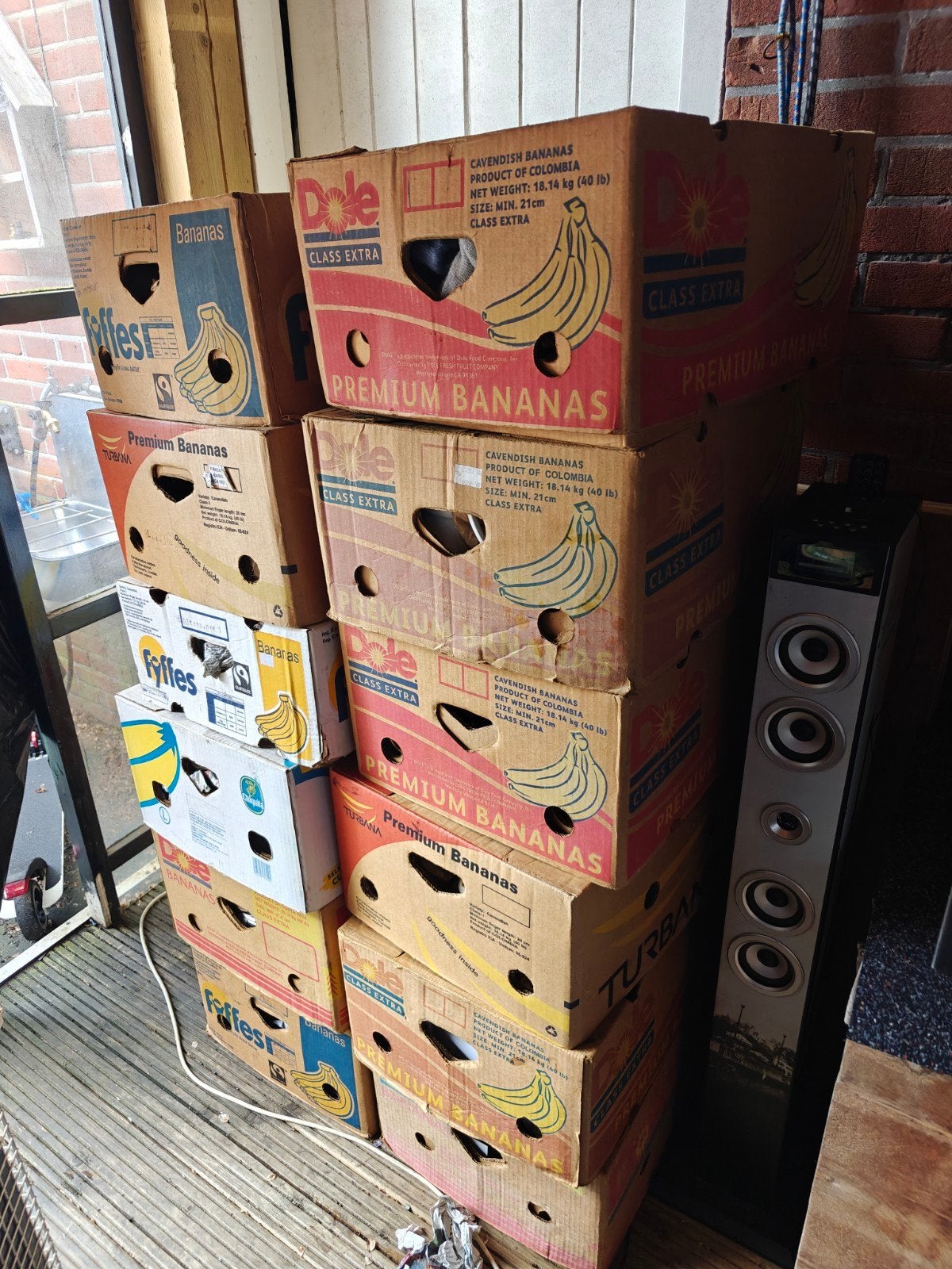 Rommelmarkt spullen van 12 dozen een leuk bod mag weg!!, Ophalen