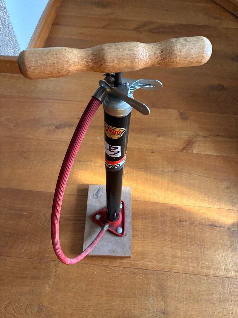 Jumbo fiets pomp met houten handvat, Ophalen, Zo goed als nieuw