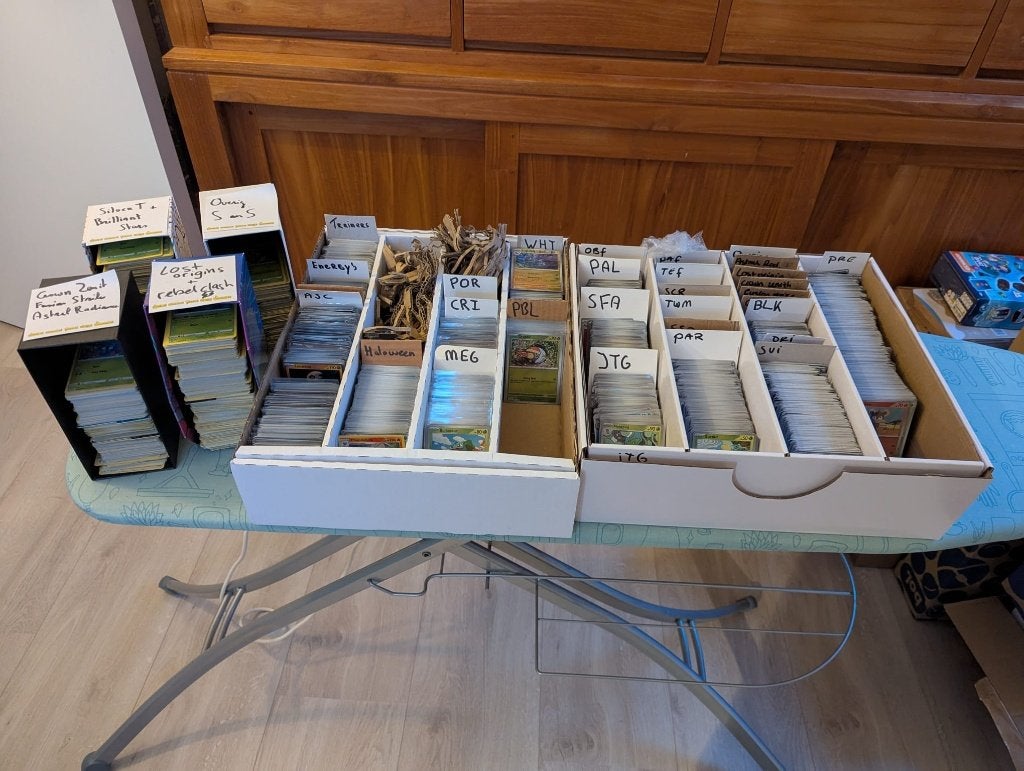 Pokémon bulk Swords & Shields, Ophalen of Verzenden, Zo goed als nieuw, Meerdere kaarten, Foil