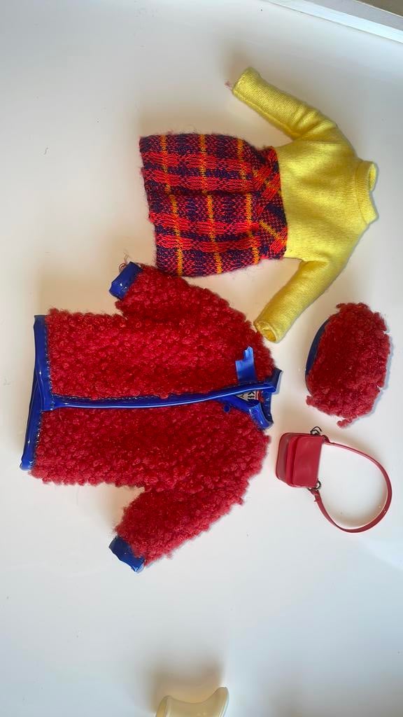 Barbie Skipper vintage Wooly Winner jurk jas tas hoed, Ophalen of Verzenden, Gebruikt, Kleertjes