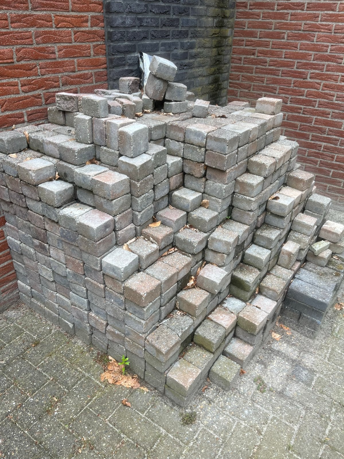 Gebruikte betonnen klinkers - 10-12m², Tuin en Terras, Ophalen, Gebruikt, Klinkers, 10 m² of meer