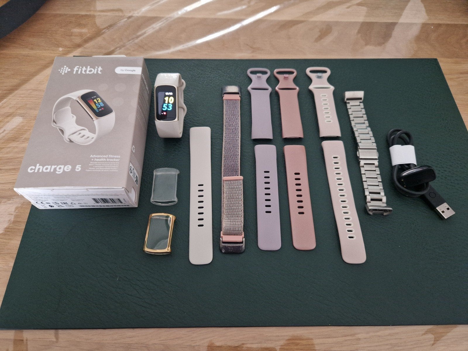 Fitbit Charge 5 met extra bandjes in hele goede staat, Zwart, Ophalen of Verzenden, Zo goed als nieuw, Fitbit