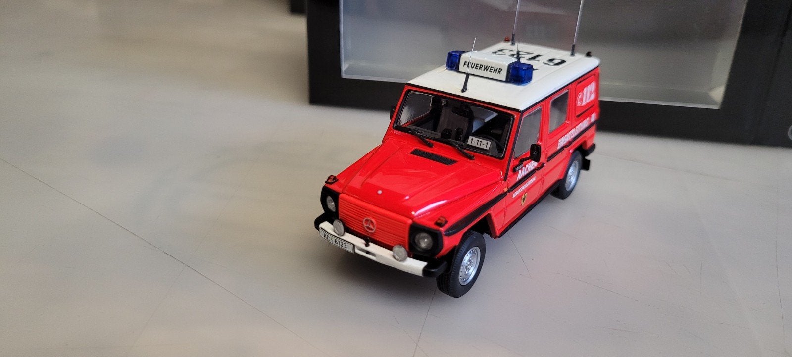 Minichamps Mercedes 230 GE Berufsfeuerwehr Aachen, Ophalen of Verzenden, Nieuw, Auto, MiniChamps