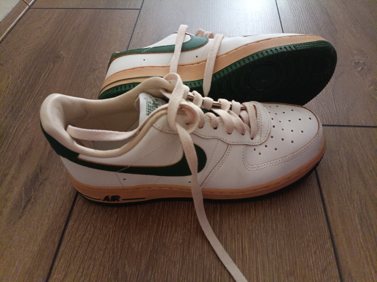 nike air, Ophalen of Verzenden, Zo goed als nieuw, Overige kleuren, Nike Air