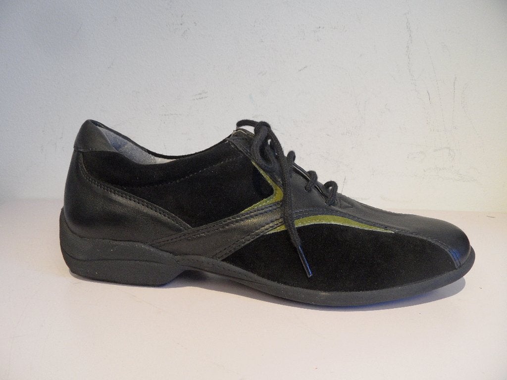 Zwarte suède veterschoenen Lianta maat 39, Lianta, Zwart, Nieuw, Sneakers of Gympen