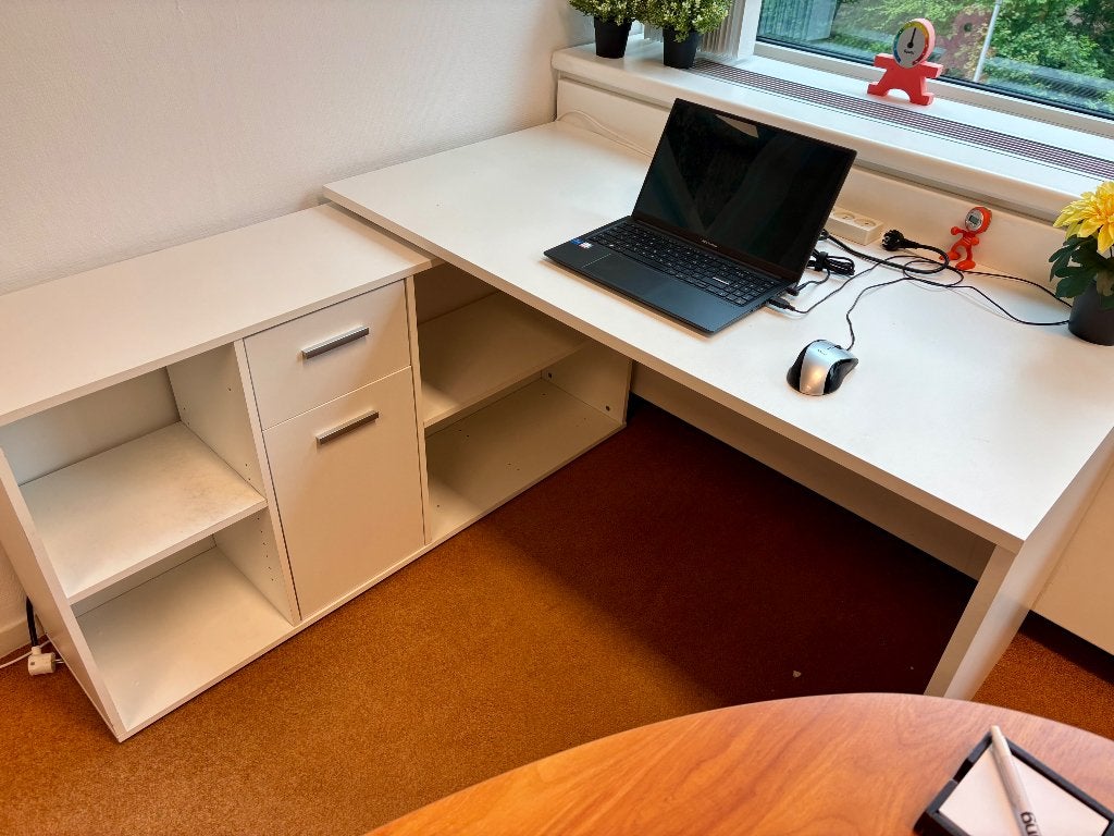 Hoekbureau GRATIS, Ophalen, Gebruikt