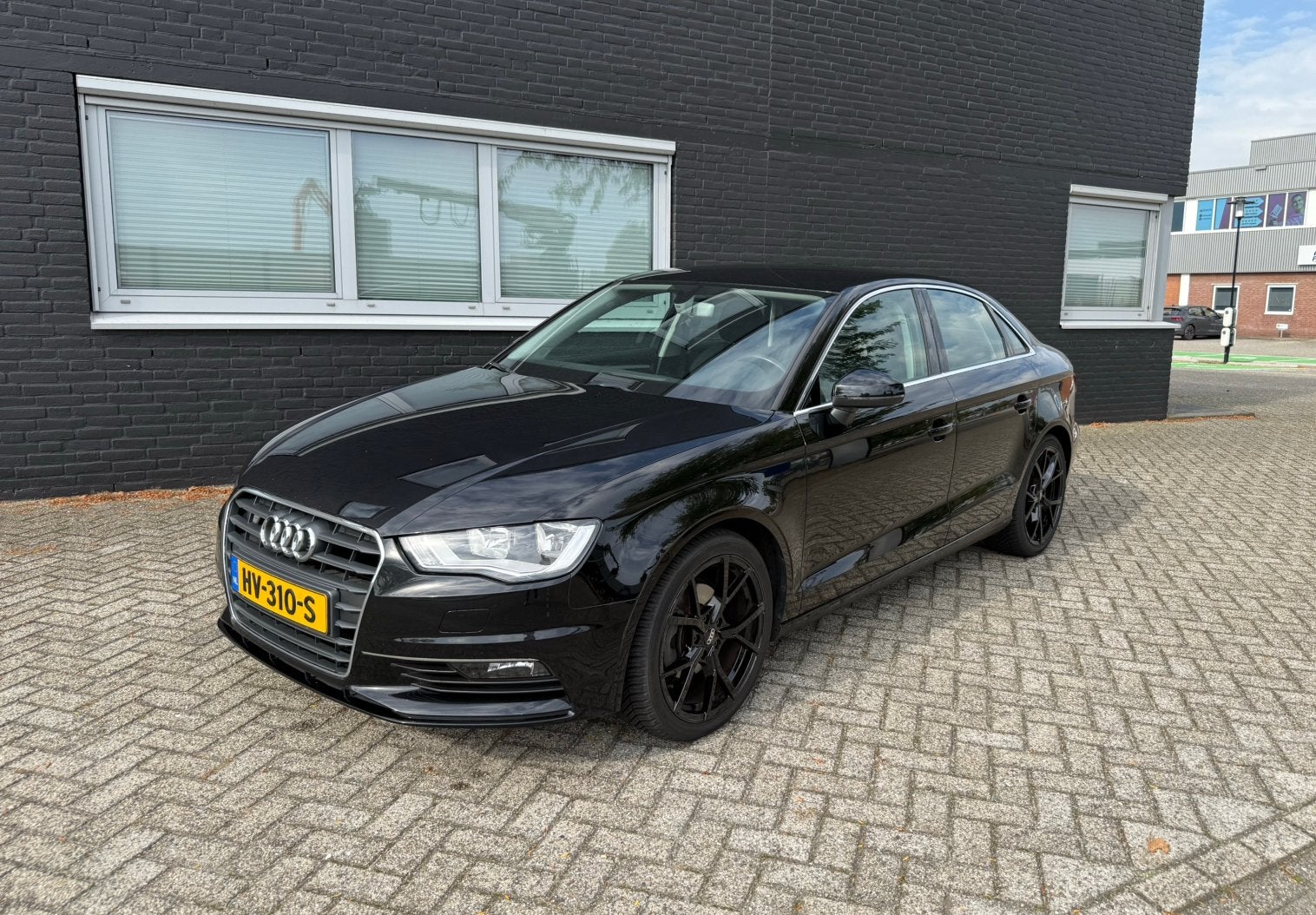 Audi A3 Limousine 1.4 TFSI Zwart 2016 125PK, Voorwielaandrijving, Metallic lak, Zwart, 4 cilinders