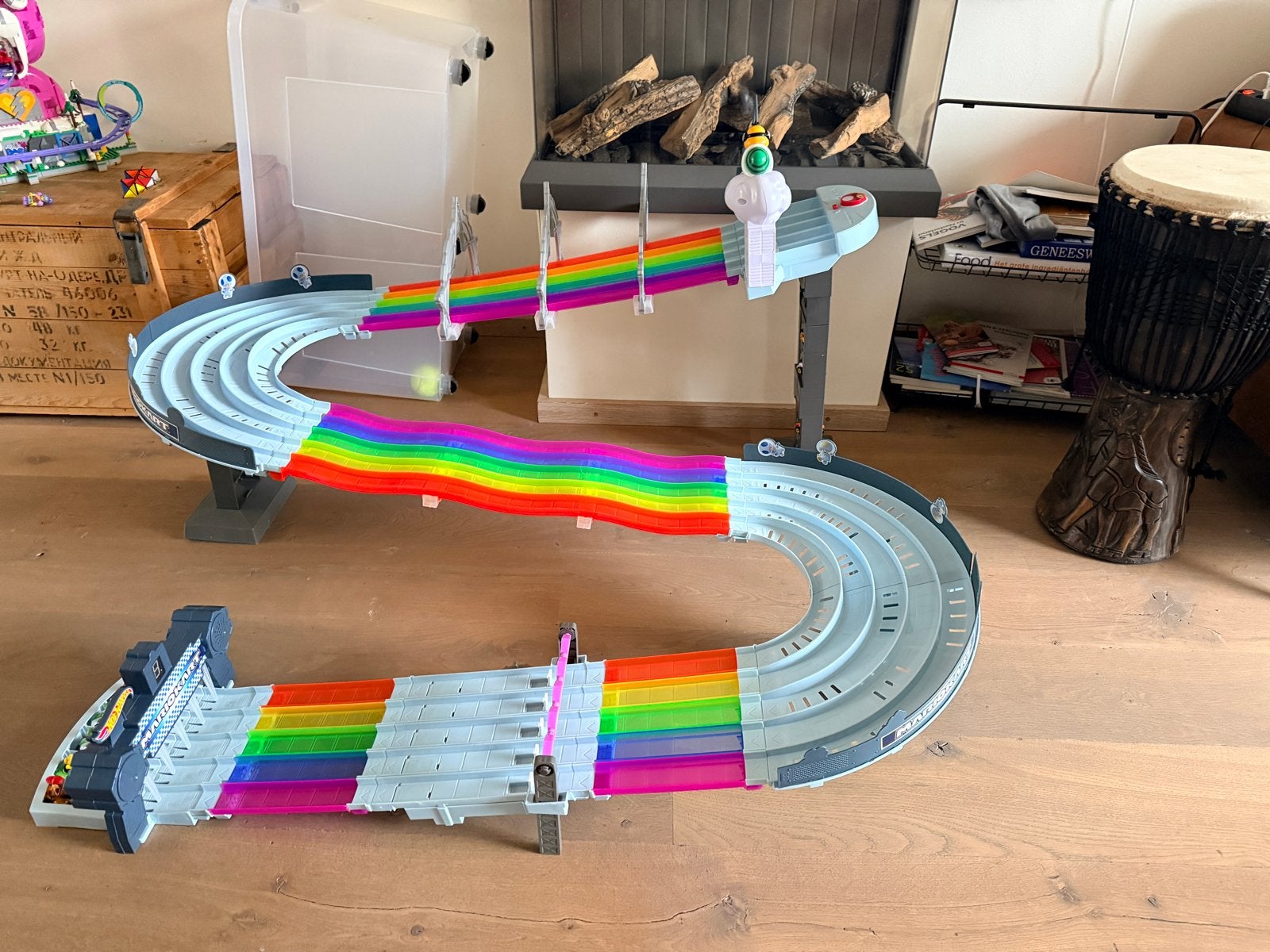 Hot Wheels Mario Kart Racebaan met 10 auto's en opbergbox, Kinderen en Baby's, Racebaan, Ophalen of Verzenden, Zo goed als nieuw
