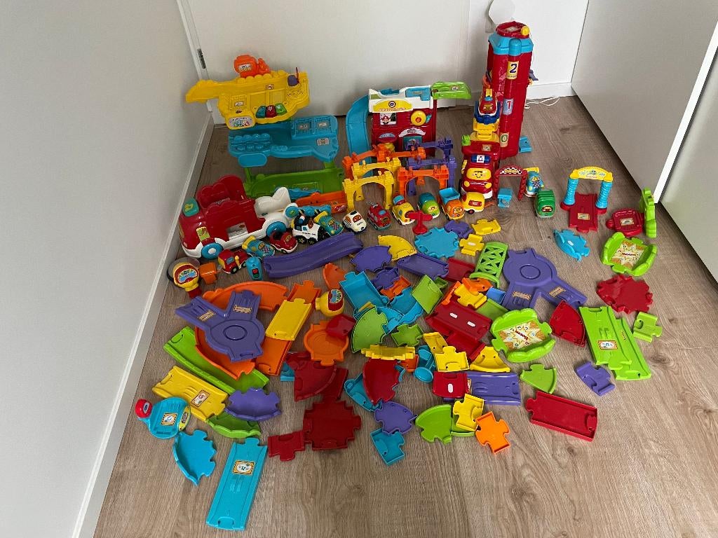 Zeer uitgebreide set Toet Toet auto's (+accessoires), Kinderen en Baby's, Speelgoed | Vtech, Ophalen, Zo goed als nieuw, 6 maanden tot 2 jaar