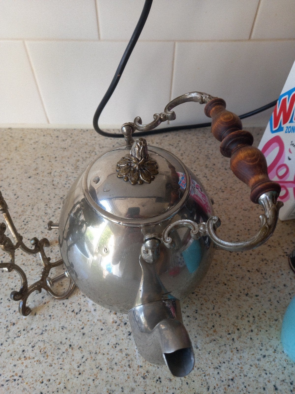 Antieke zilverkleurige theepot met rechaud, Antiek en Kunst, Antiek | Woonaccessoires, Ophalen of Verzenden