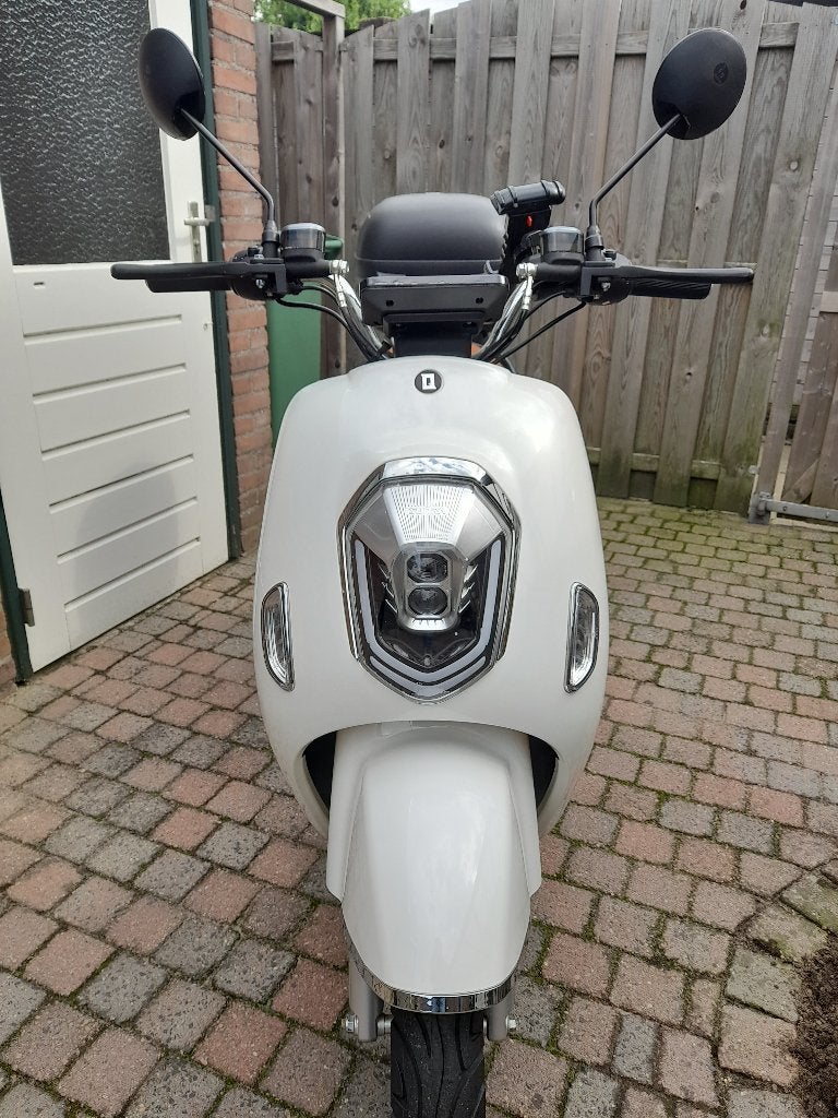 Elektrische scooter - zo goed als nieuw geen brandstofkosten, Fietsen en Brommers, Elektrisch, Zo goed als nieuw, Ophalen, Overige merken