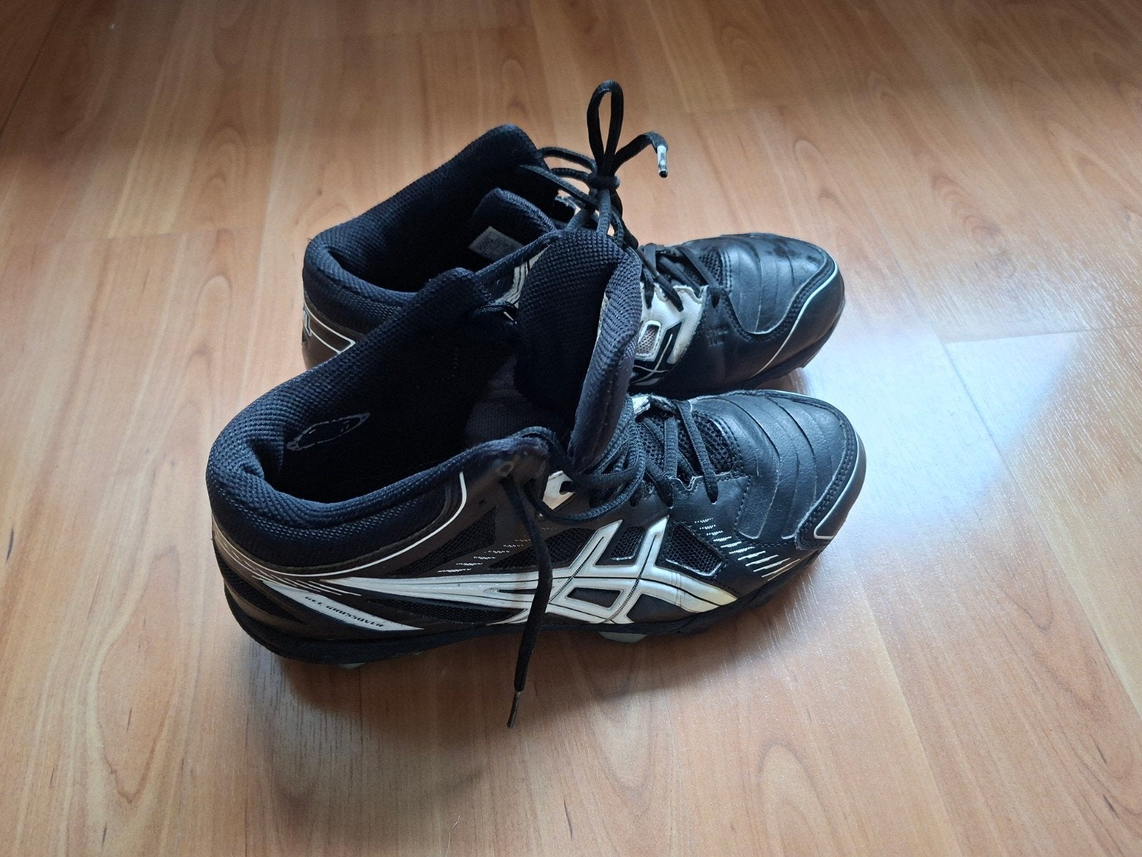 tekoop zgoh Asics kunstgras korfbal schoenen maat 40., Schoenen, Ophalen of Verzenden, X, X