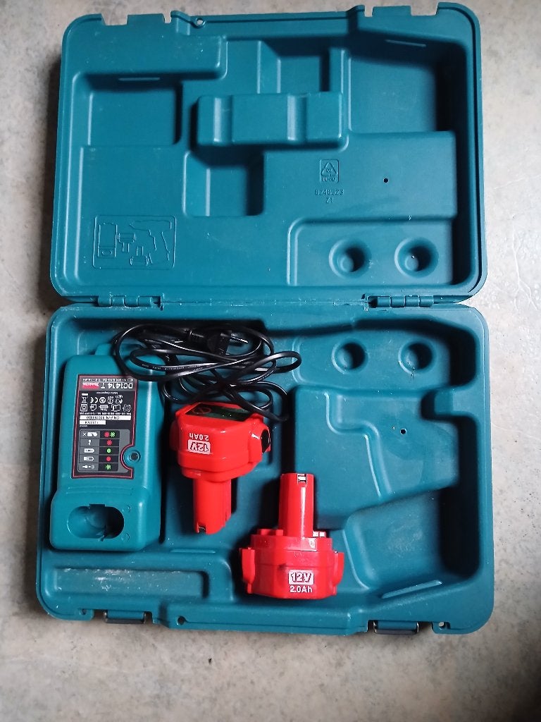 12v Makita accu + lader, Ophalen, Gebruikt, Minder dan 400 watt, Boor- en Schroefmachine