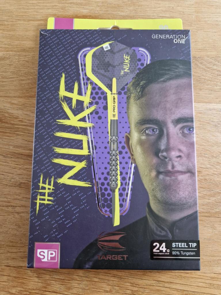 Target Darts The Nuke G1 24g Steel Tip Darts, Ophalen of Verzenden, Gebruikt, Pijlen