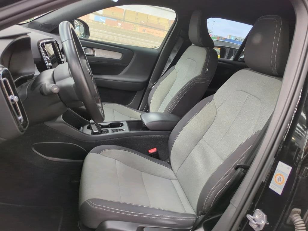 Volvo XC40 1.5 T4 Recharge Ultimate Dark I Camera I Carplay, Auto's, Dealer onderhouden, Stof, Zwart, Zwart