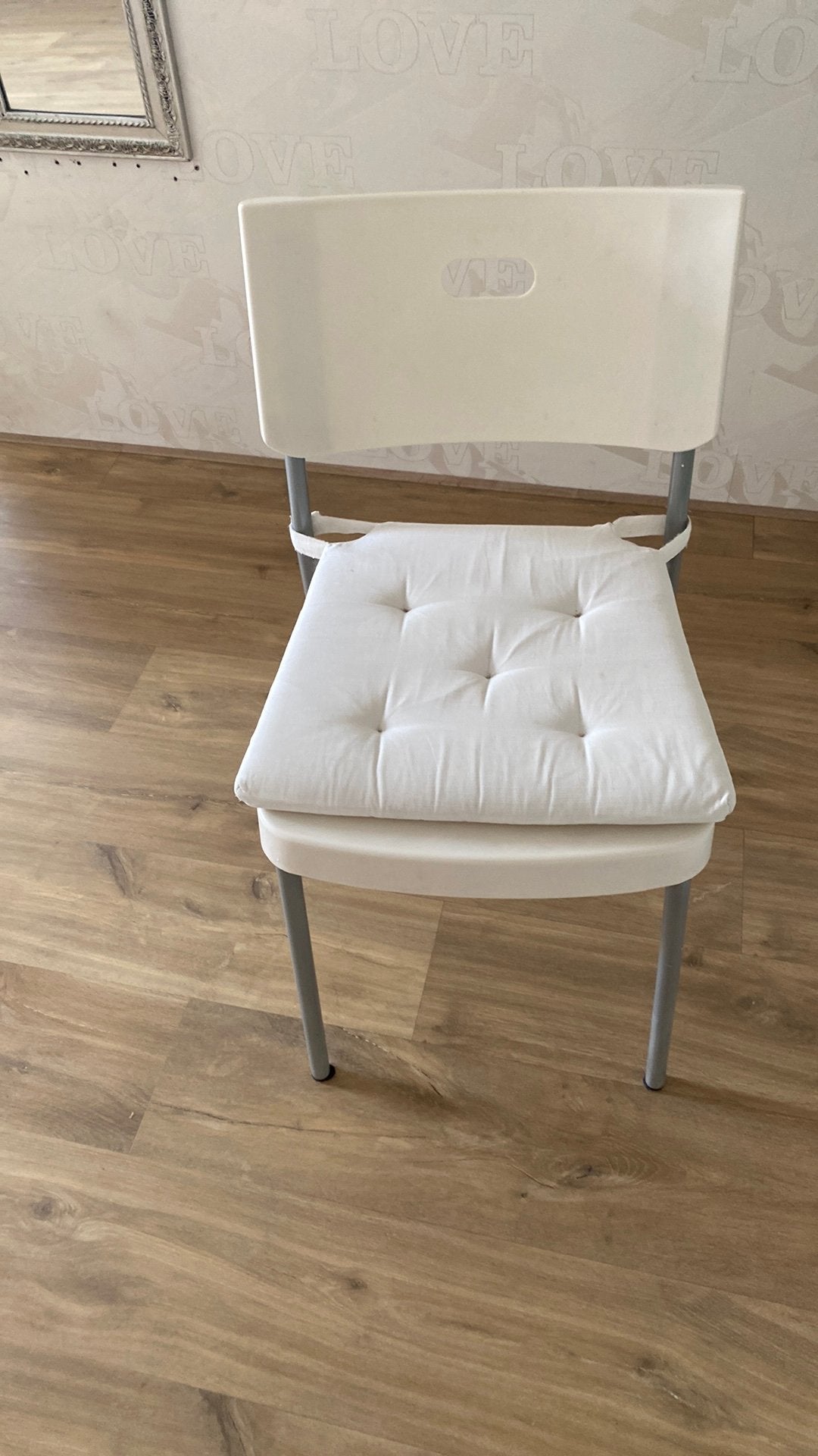 Ikea stoel wit in goede staat ruilen voor bloemen, Ophalen, Kunststof, Gebruikt, Wit