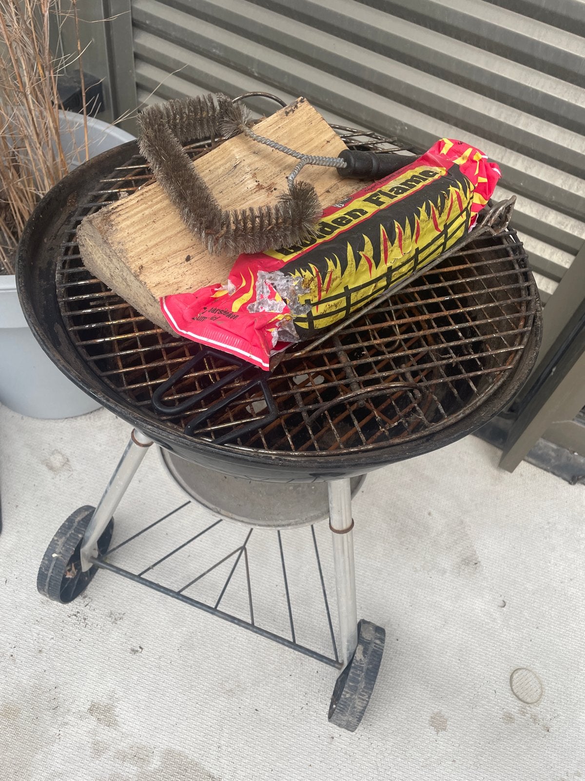 Weber BBQ - Goed werkende barbecue met stoflaagje, Ophalen, Gebruikt