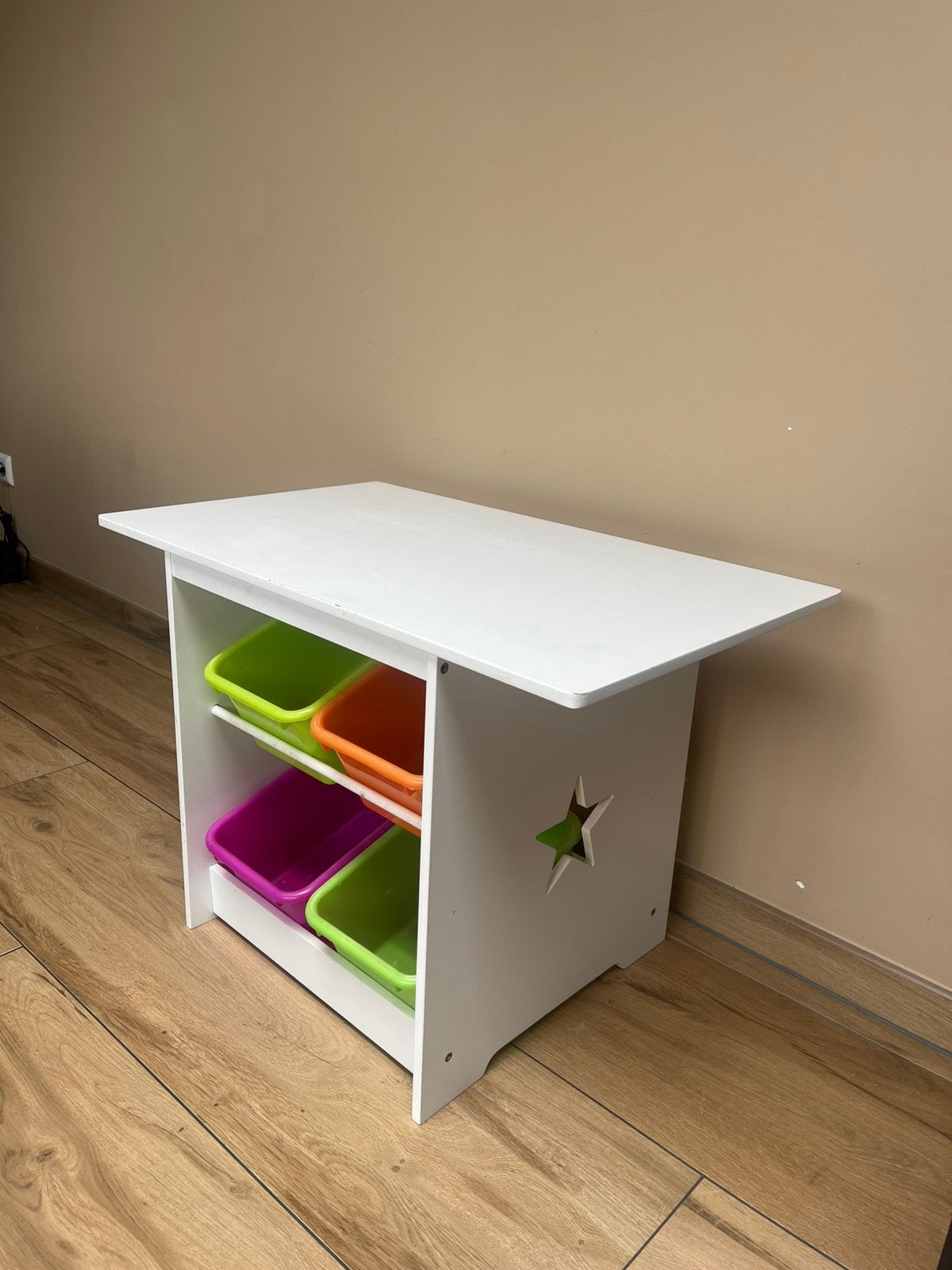 Kindertafel met opbergbakken, Ophalen, Zo goed als nieuw