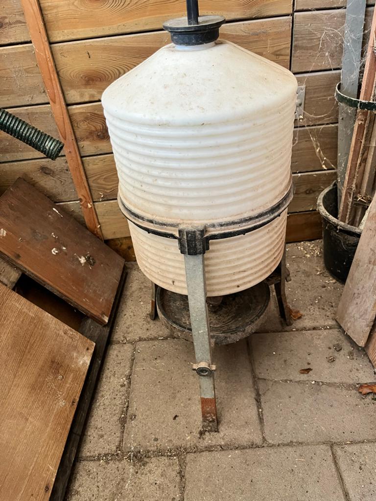 waterdispenser / drinksilo / drinkbak voor pluimvee, Dieren en Toebehoren, Overige Dieren-accessoires, Ophalen, Gebruikt
