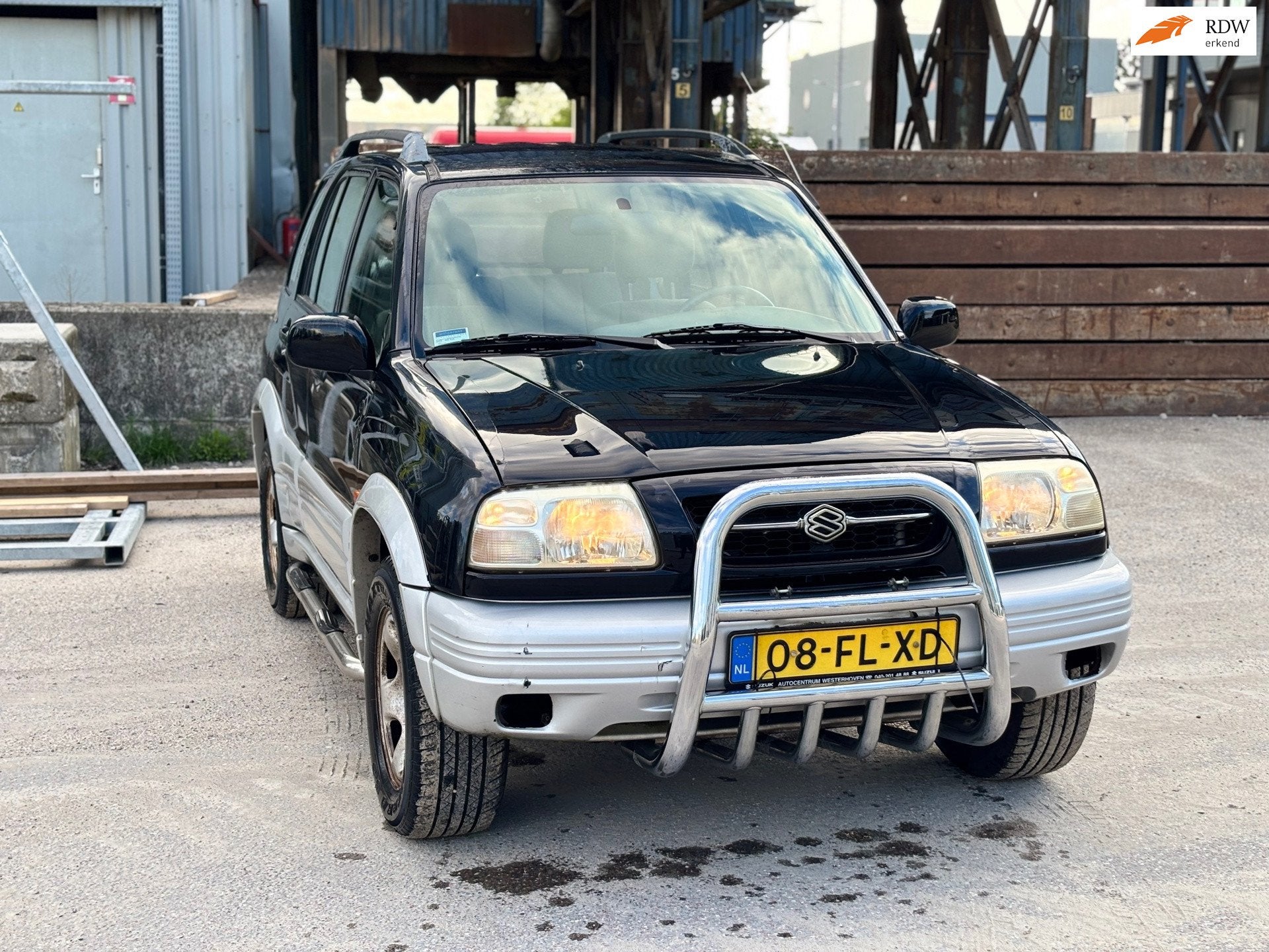 Suzuki Grand Vitara 2.5 V6 AC AUTOMAAT NEW APK 2027, Auto's, Gebruikt, Beige, Grand Vitara, Zwart