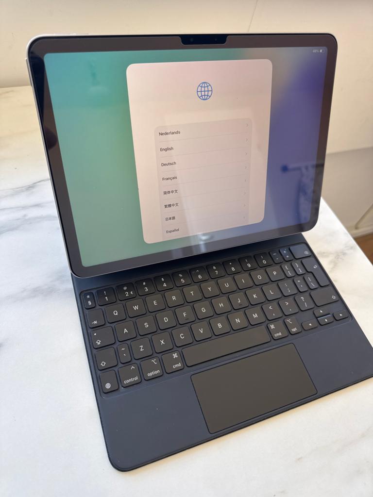 iPad Air M2 128GB met Magic Keyboard - Zo goed als nieuw, Ophalen, Apple iPad Air, 11 inch, Zo goed als nieuw