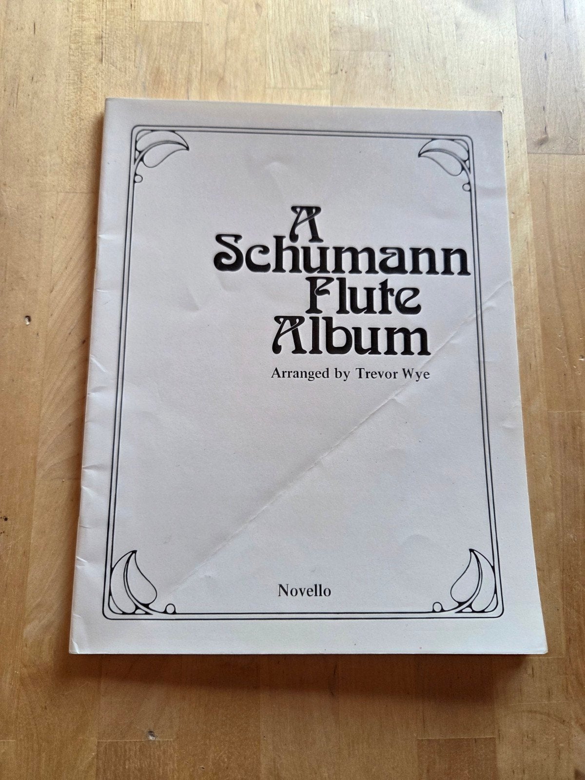 A Schumann Flute Album - bladmuziek voor fluit en piano, Muziek en Instrumenten, Gebruikt, Verzenden, Klassiek, Piano