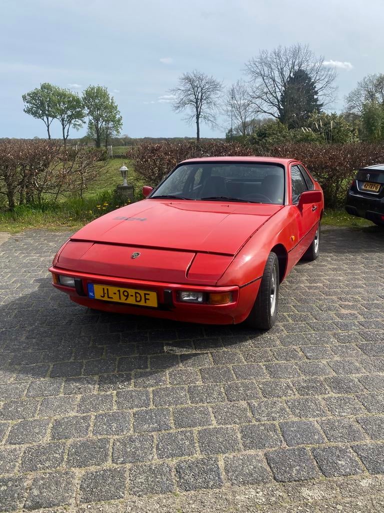 Porsche 924 2.0 Coupe 1980 Rood, Zwart, 4 cilinders, 1984 cc, Handgeschakeld