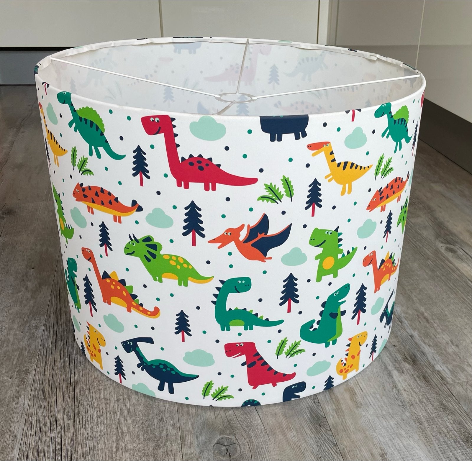 Gave kleurrijke Dino lampenkap- Ø 50 cm, H 37 cm, Ophalen of Verzenden, Zo goed als nieuw, Textiel
