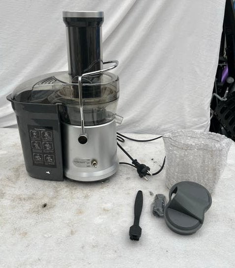 Krachtige sapcentrifuge - Zilver/Zwart - Zo goed als nieuw, Ophalen of Verzenden, Zo goed als nieuw