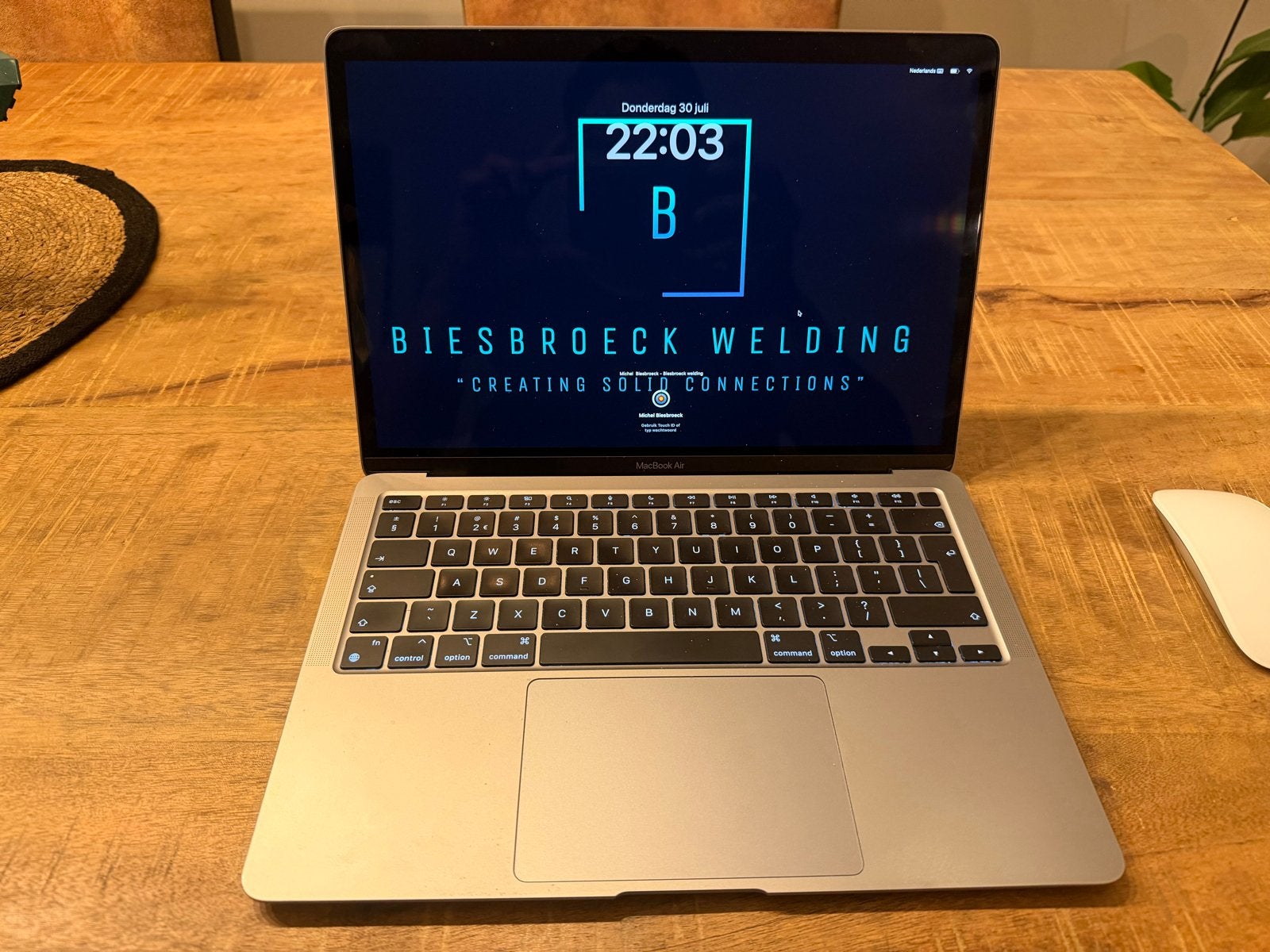 MacBook Air M1 2020 13 inch met Magic Mouse en Satechi Hub, Qwerty, 8 GB, 13 inch, Ophalen of Verzenden