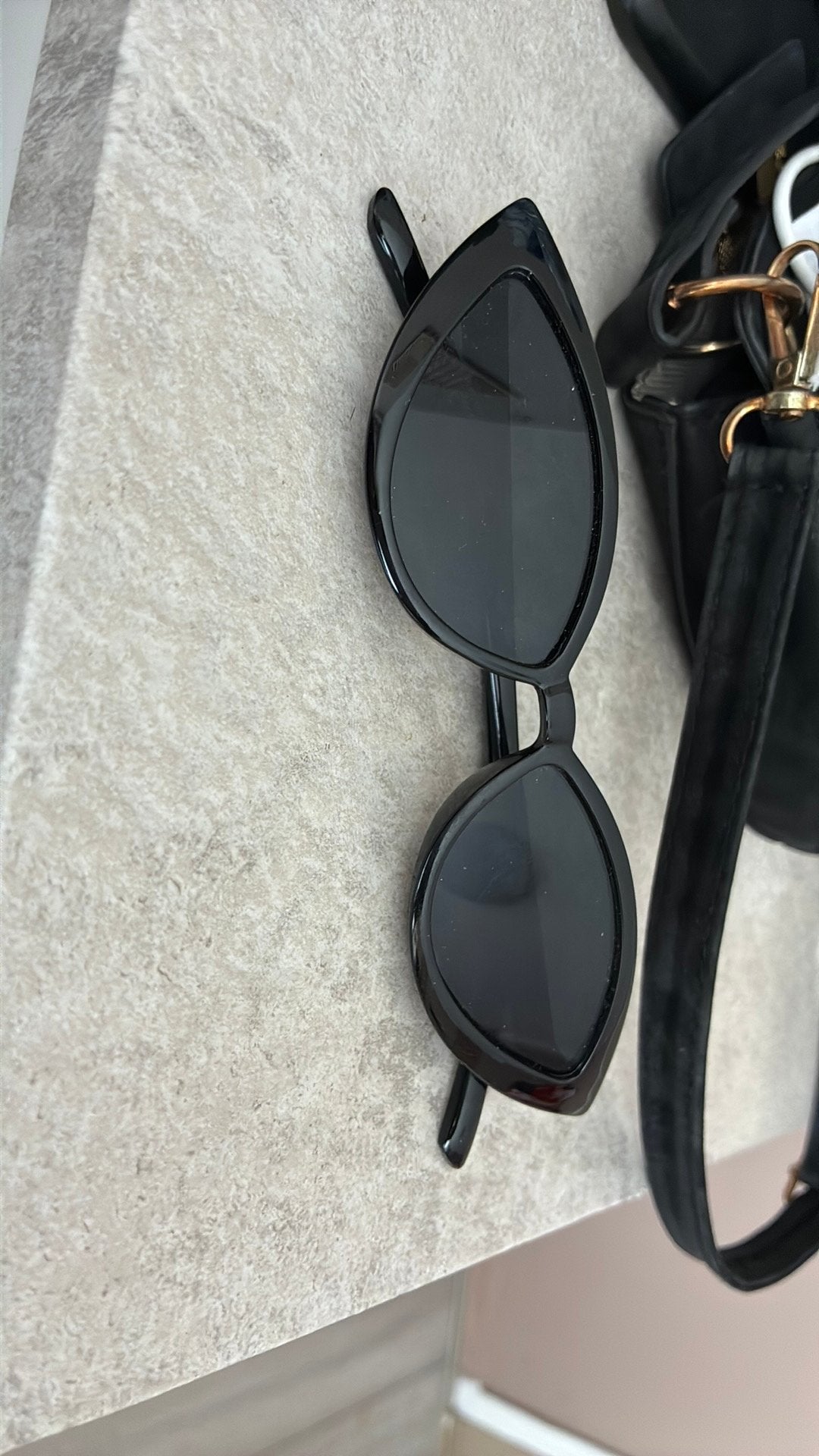 sunglasses, Eén stripboek, Ophalen of Verzenden, Zo goed als nieuw