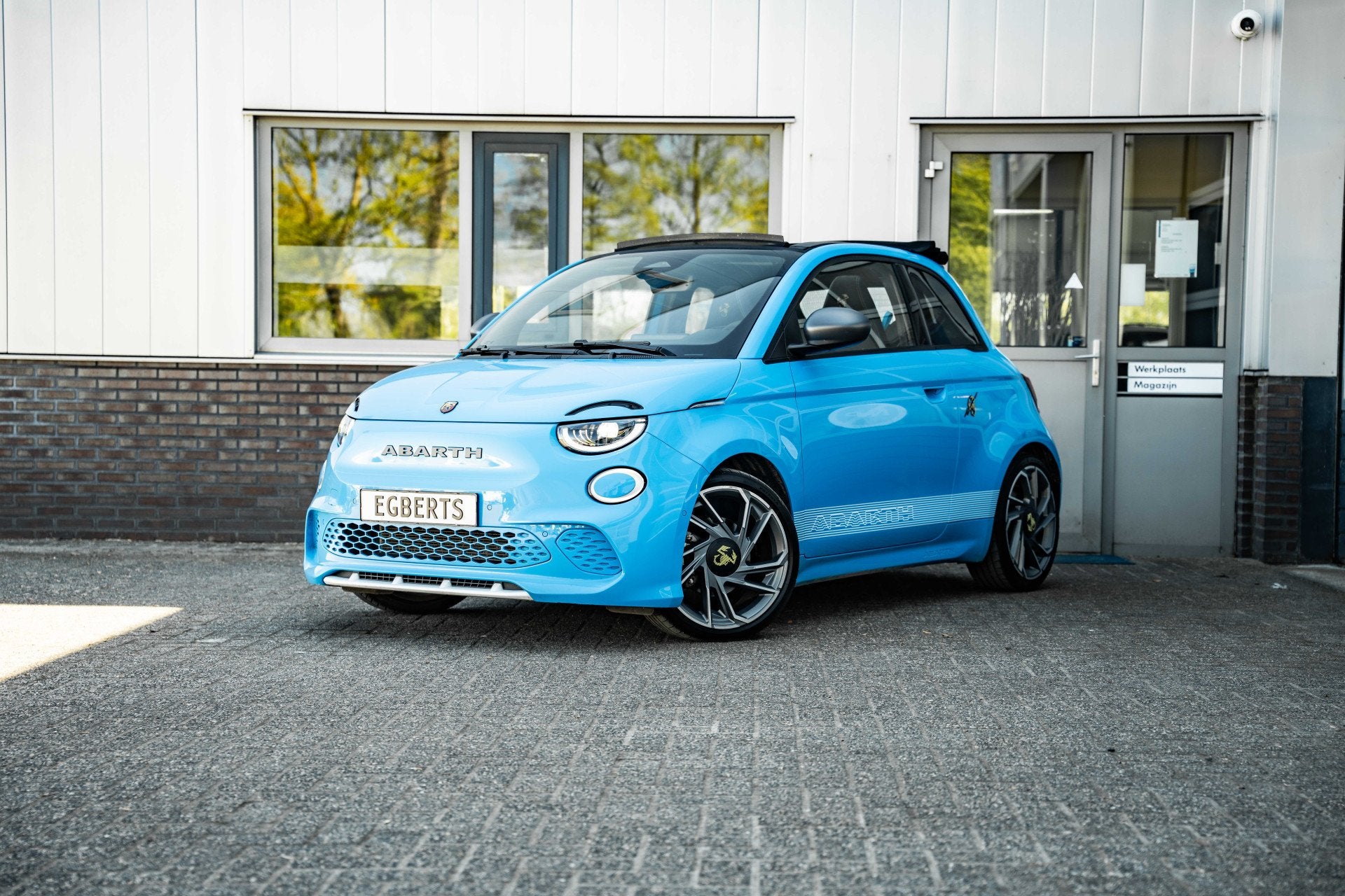 Fiat 500C Abarth Scorpionissima | 42 kWh (bj 2023), Auto's, Fiat, Gebruikt, 229 min, 155 pk, 1335 kg