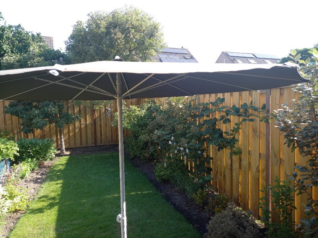 Parasol, kantelbaar 250 doorsnede met voet en grondvoet, Ophalen, Gebruikt, 2 tot 3 meter, Kantelbaar