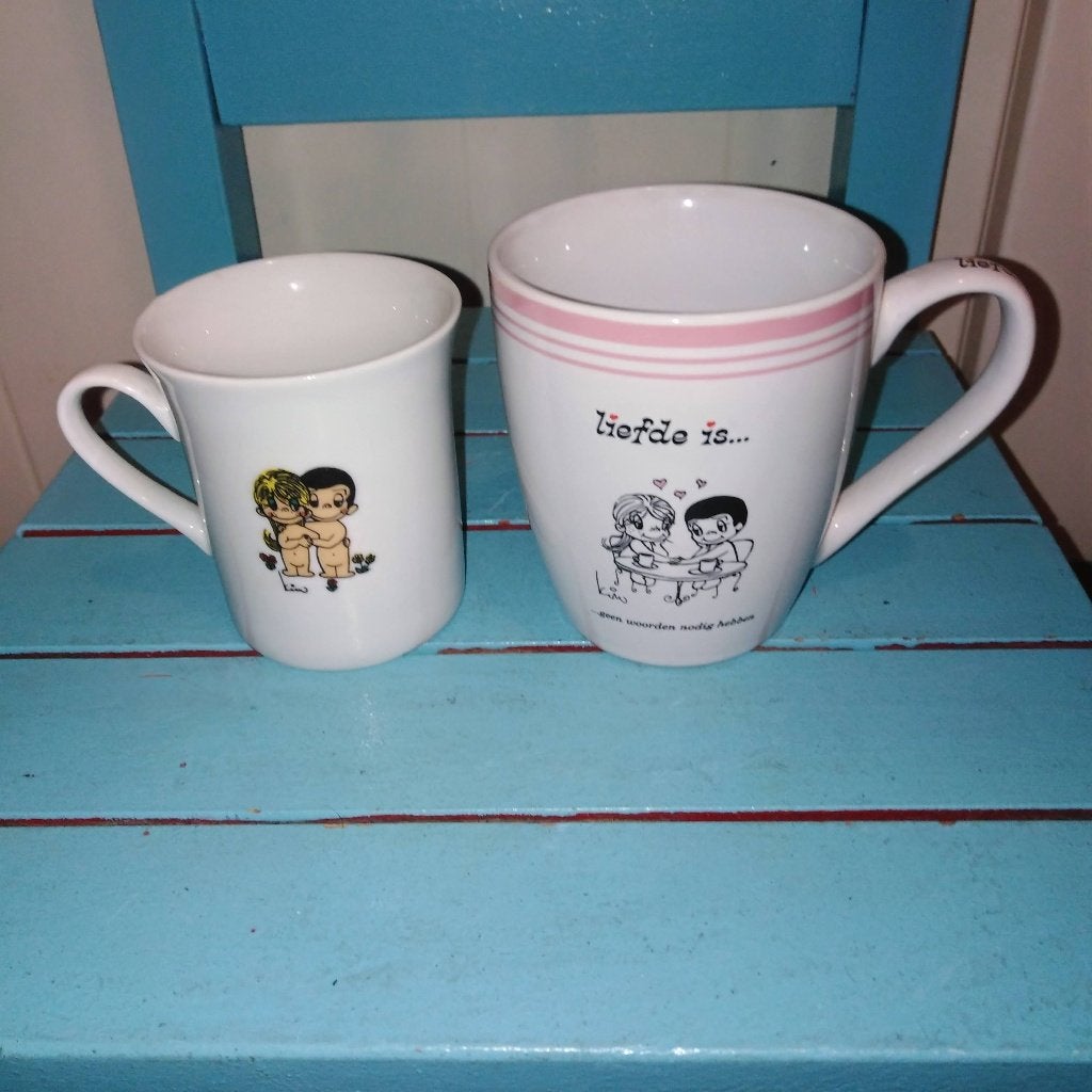Liefde is... servies: 4 mokken, 1 bordje, Ophalen, Gebruikt, Overige typen, Overige stijlen
