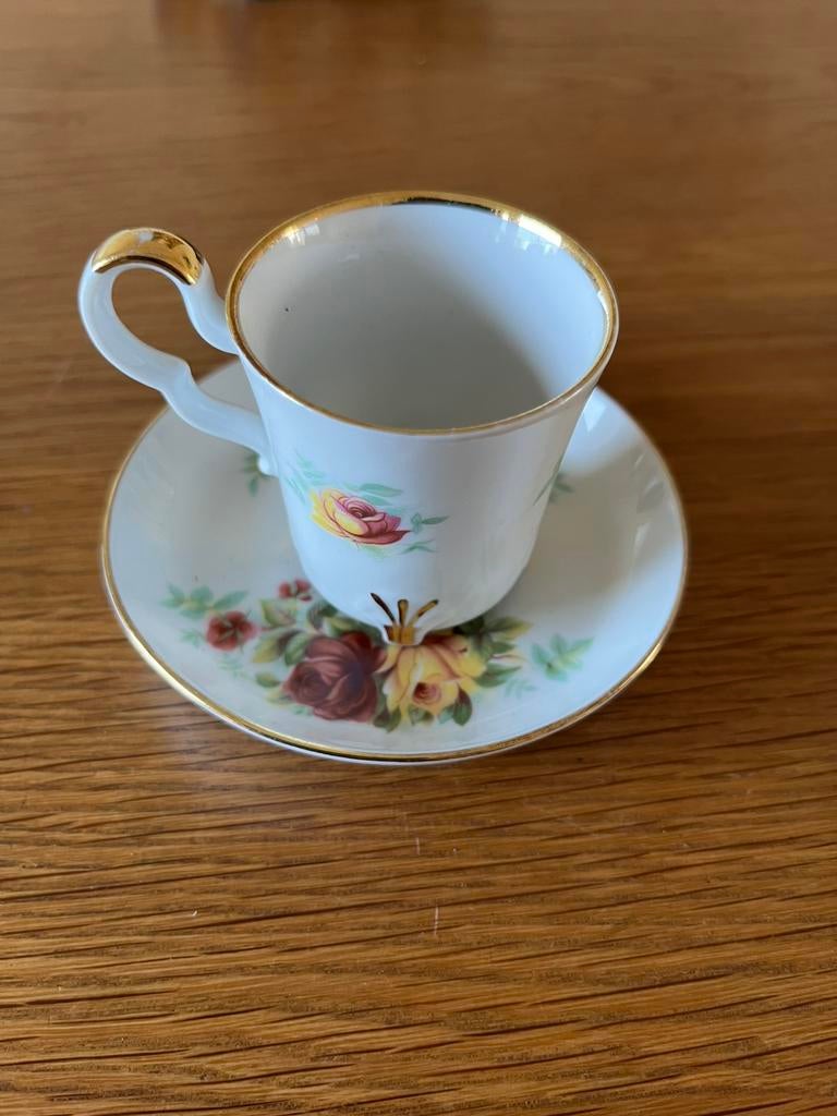 Vintage verzamel kopje Bareuther, Verzamelen, Ophalen of Verzenden, Gebruikt, Porselein, Kop en/of schotel