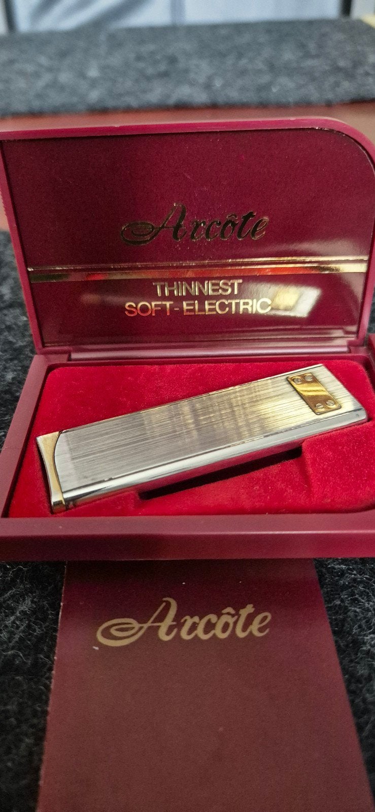 Arcote Thinnest Soft-Electric Aansteker in originele doos, Ophalen of Verzenden, Zo goed als nieuw, Aansteker