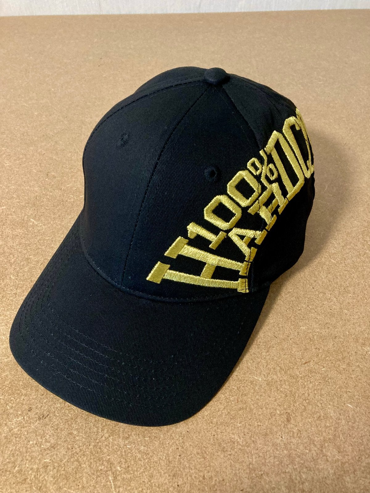 Hardcore cap zwart goud, Kleding | Heren, Hoeden en Petten, Nieuw, Pet, One size fits all, Verzenden