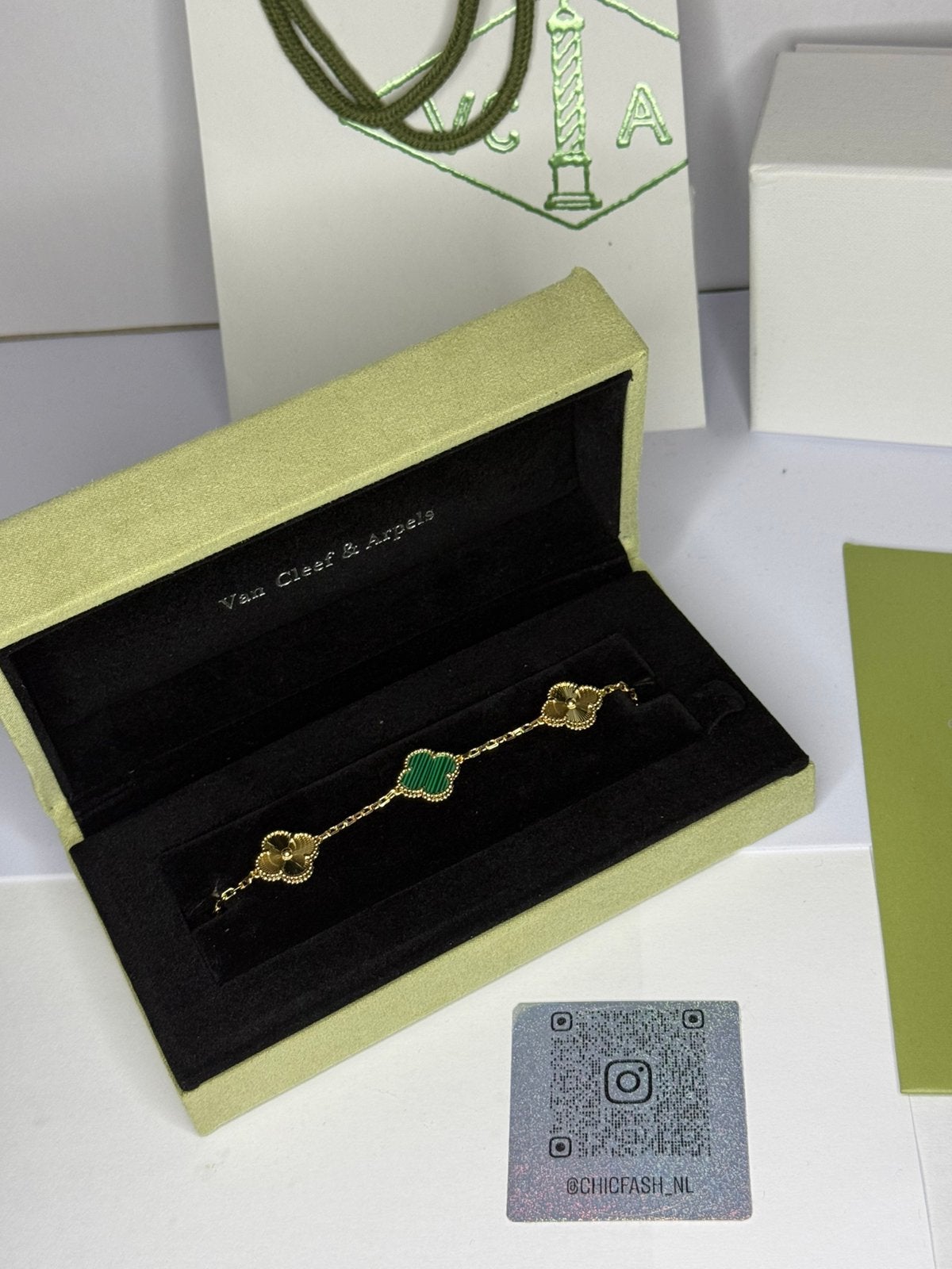Van Cleef & Arpels -Alhambra Bracelet, Ophalen of Verzenden, Zo goed als nieuw, Goud