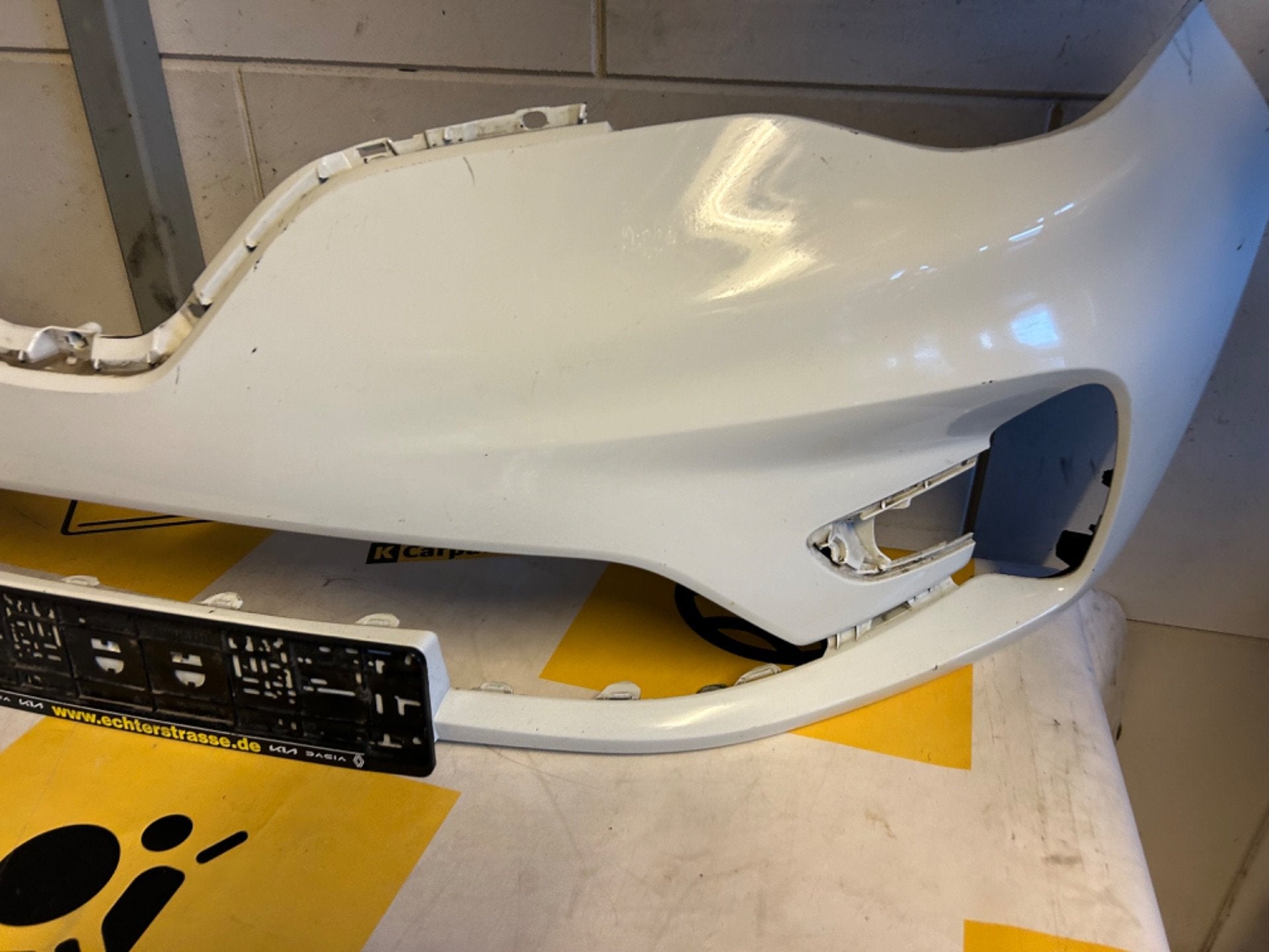 Renault Zoe Voorbumper origineel 2217036X bumper 2012-Heden, Info@fabrikant.eu, Ophalen of Verzenden, Bumper, Fabrikant BV