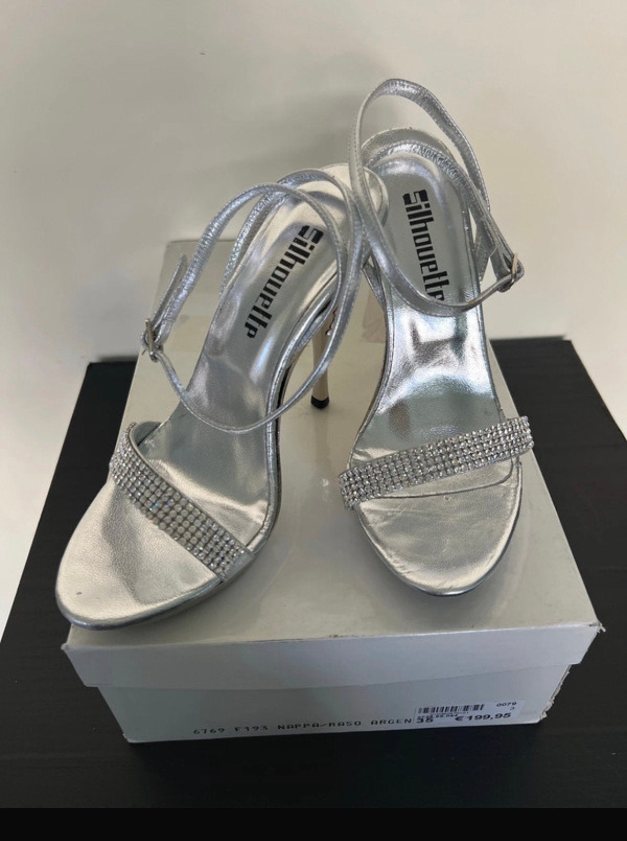 Silhouette sandalen met strass., Ophalen of Verzenden, Zo goed als nieuw, Overige kleuren, Sandalen of Muiltjes