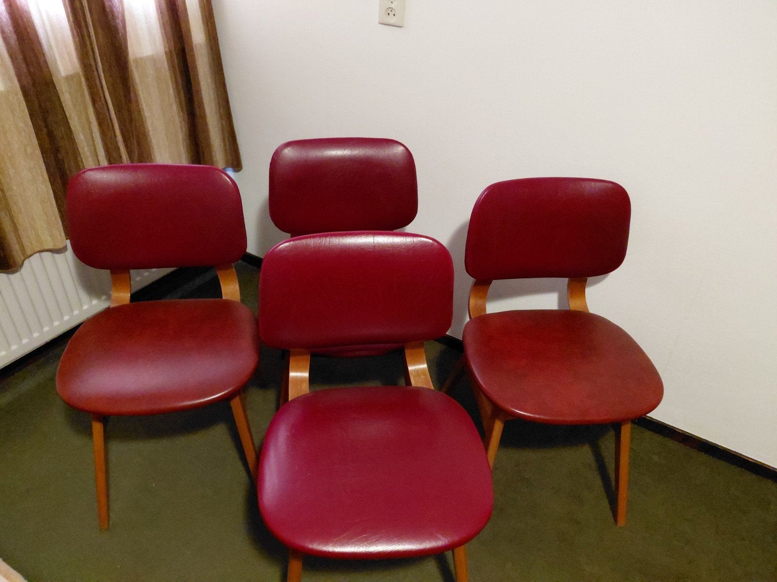Set van 4 vintage stoelen - rood met houten frame, Gebruikt, Vintage, Retro, Vier, Rood