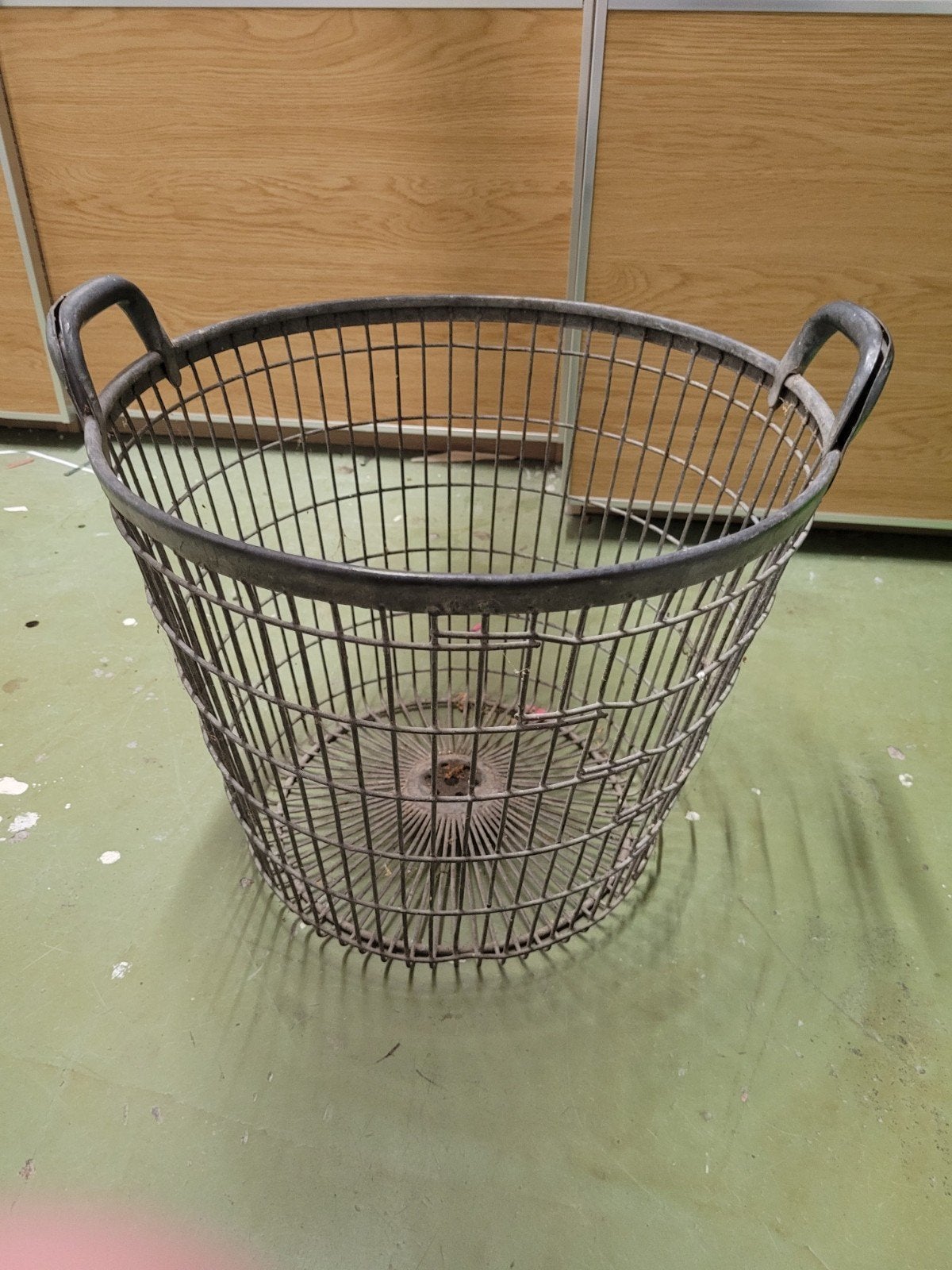 Vintage metalen mand met handvatten, Ophalen, Met handvatten, Gebruikt, Mand