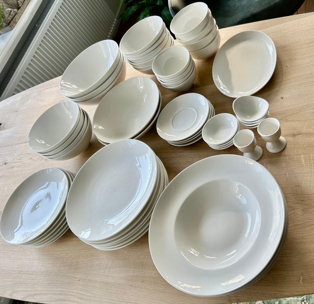 54 Delig porseleinen servies van Intermezzo Portofino, Huis en Inrichting, Keuken | Servies, Ophalen, Overige merken, Zo goed als nieuw