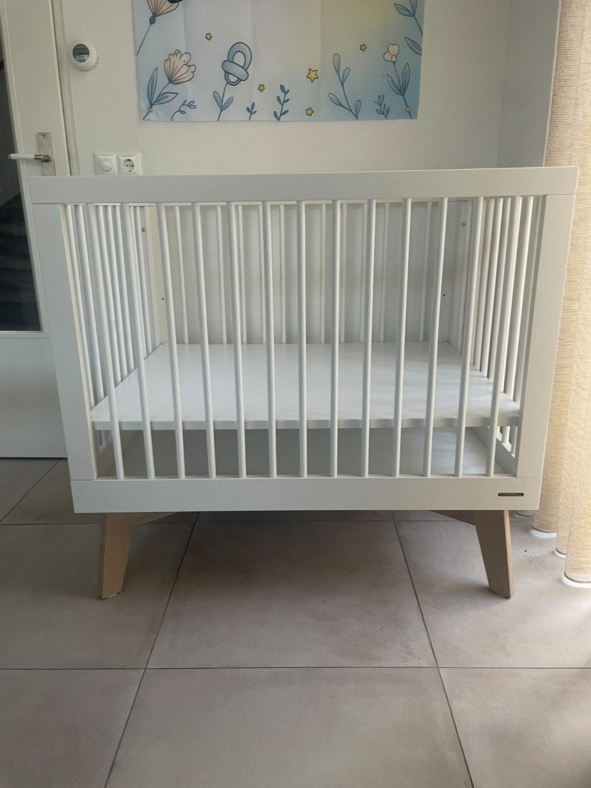 Kidsmill Sixties box wit mat - verstelbare bodem, Ophalen, Zo goed als nieuw, Overige typen