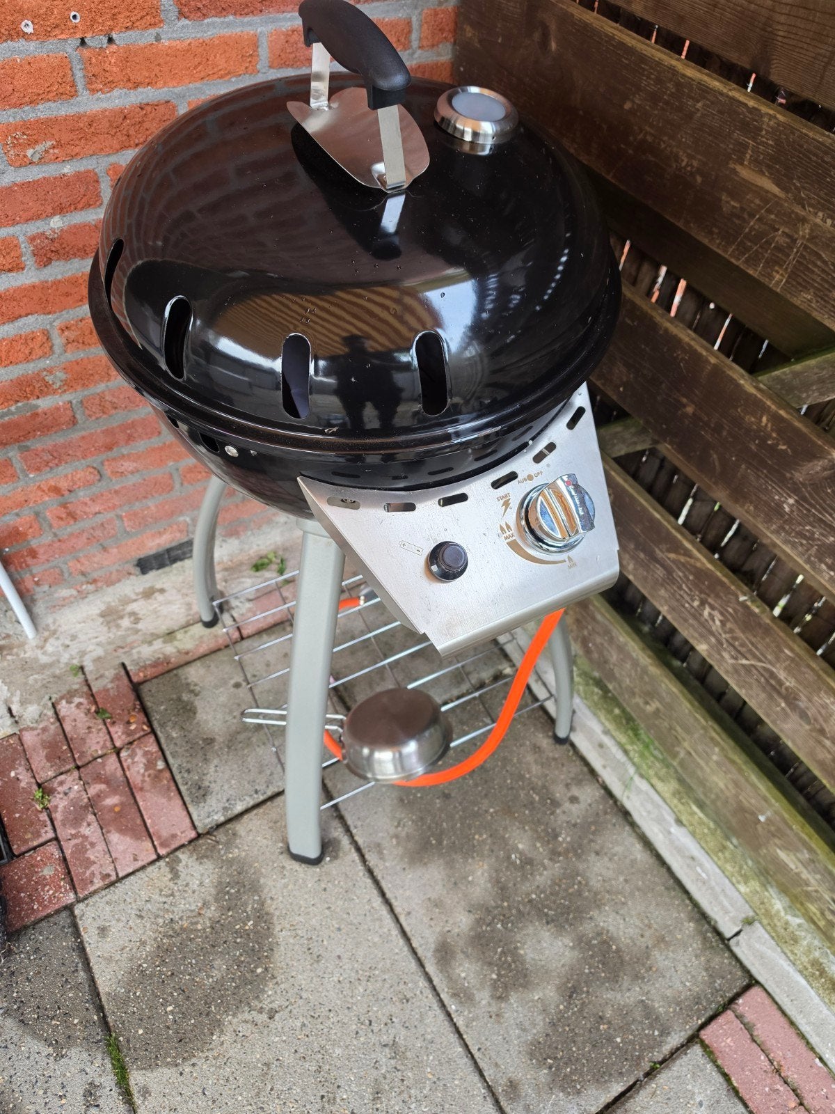Gas BBQ - Nieuwstaat met lichte montagesporen, Ophalen, Zo goed als nieuw
