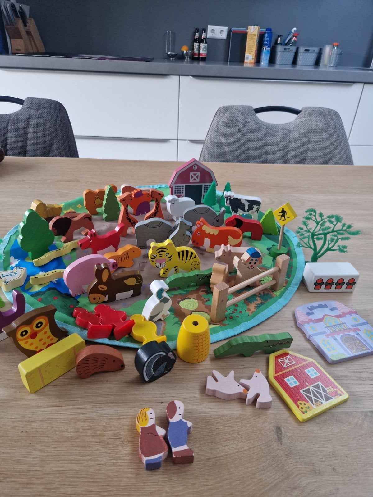 Houten  Speelset met Dieren en Accessoires, Kinderen en Baby's, Speelgoed | Houten speelgoed, Ophalen of Verzenden, Gebruikt, Overige typen