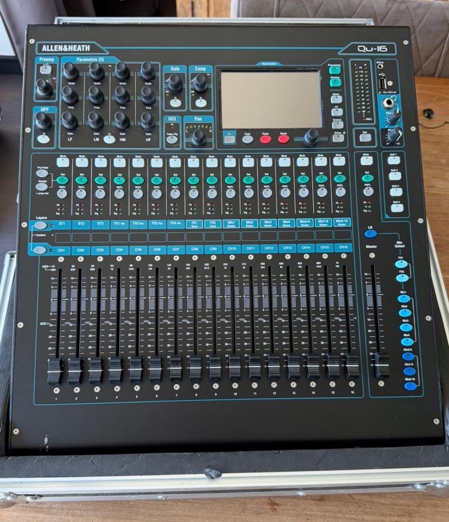 Allen & Heath Qu-16 Digitale Mixer met Flightcase, Muziek en Instrumenten, Mengpanelen, Ophalen of Verzenden, Gebruikt, 10 tot 20 kanalen