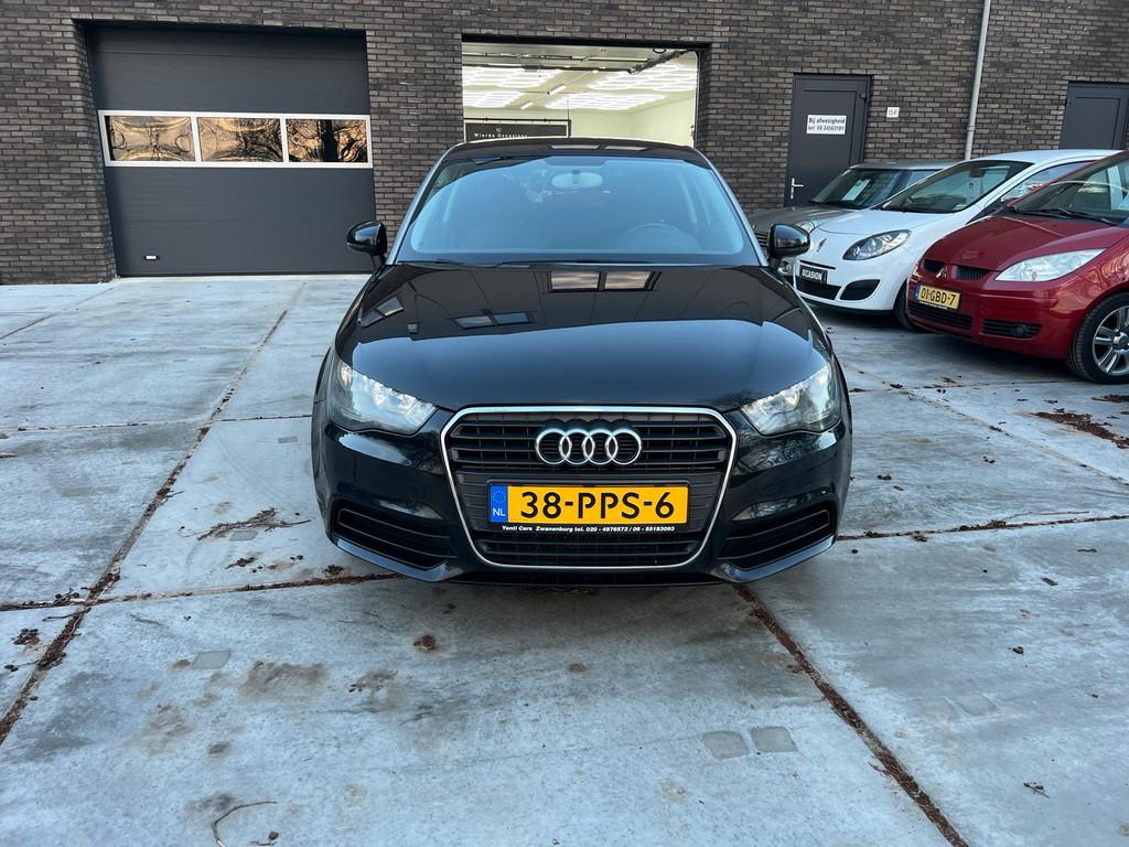 Audi A1 1.4 TFSI 119g. Attraction Pro Line Nieuwe APK, Euro 5, 4 cilinders, 4 stoelen, Leder en Stof