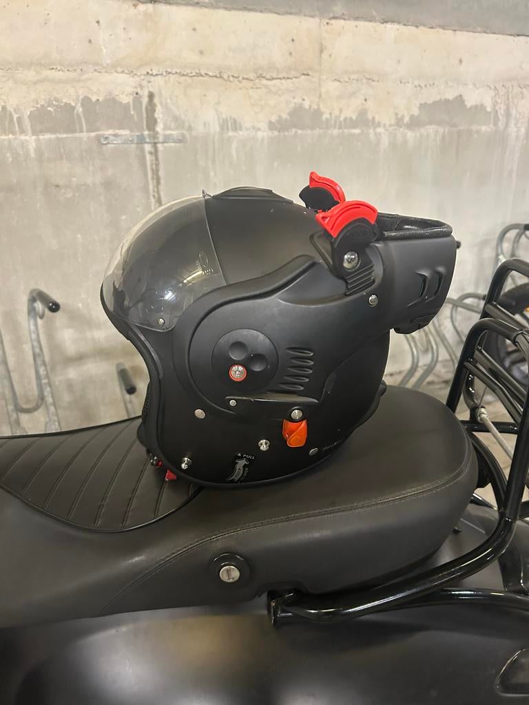 Boxer helm in goede staat - Mat zwart, Ophalen of Verzenden, Gedragen, Zwart, Overige typen